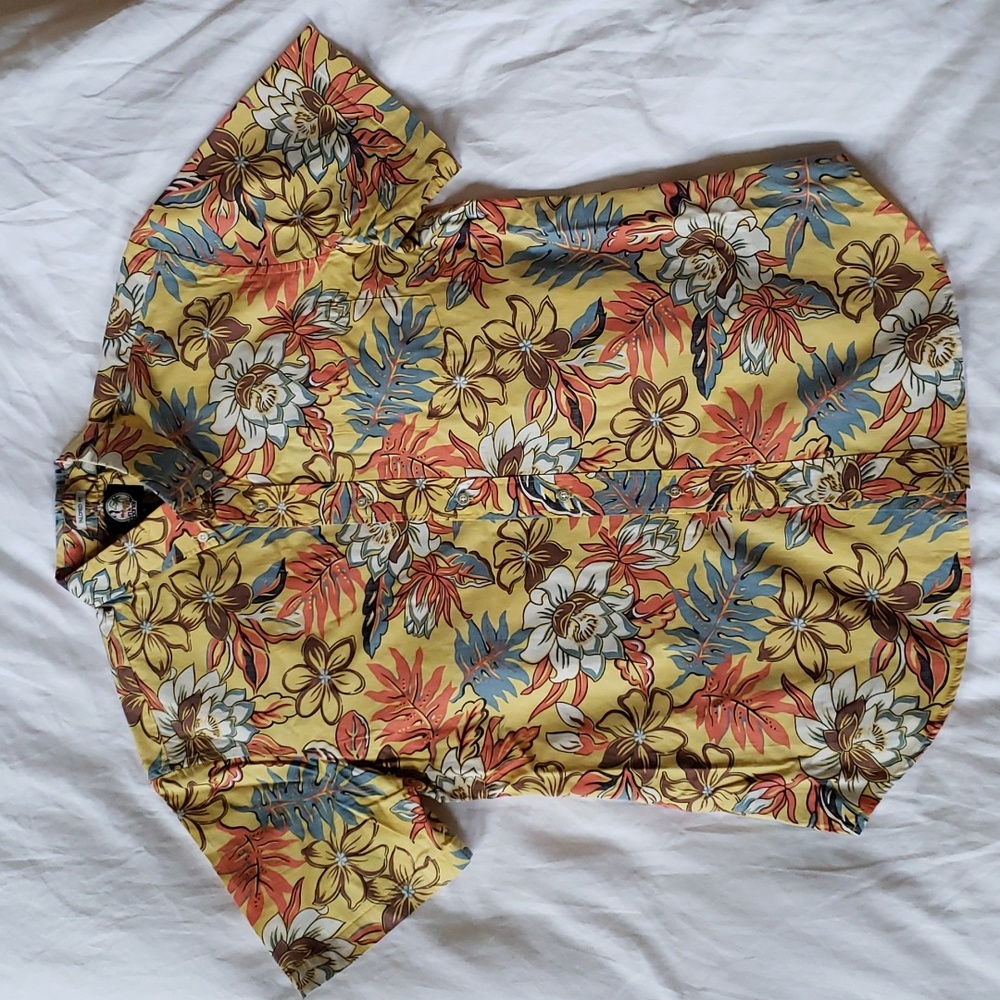 Never Worn Reyn Spooner Tailored Fit Size Large